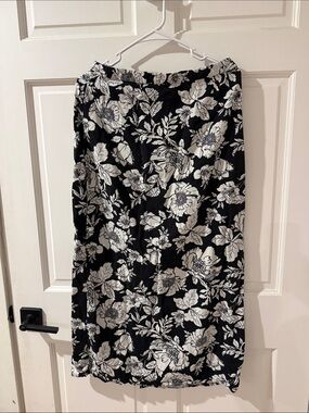 Old Navy Black and White Floral Midi Skirt